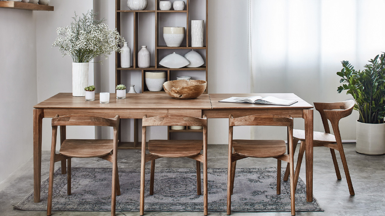 TREE extendable dining table in a compact Hong Kong dining setting